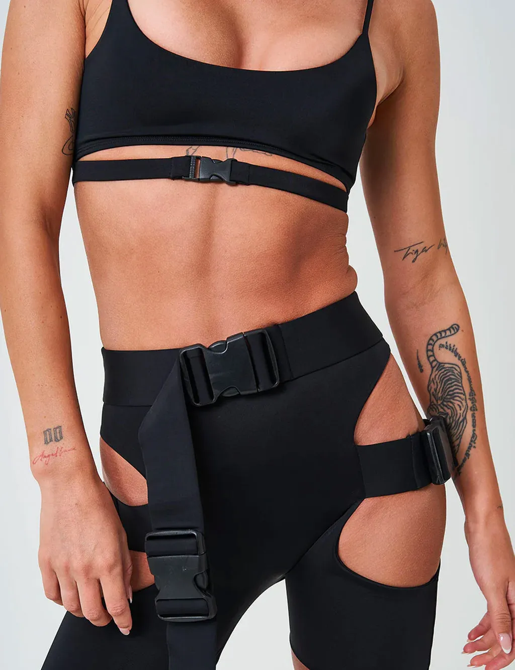 BUCKLE CAMI TOP - BLACK